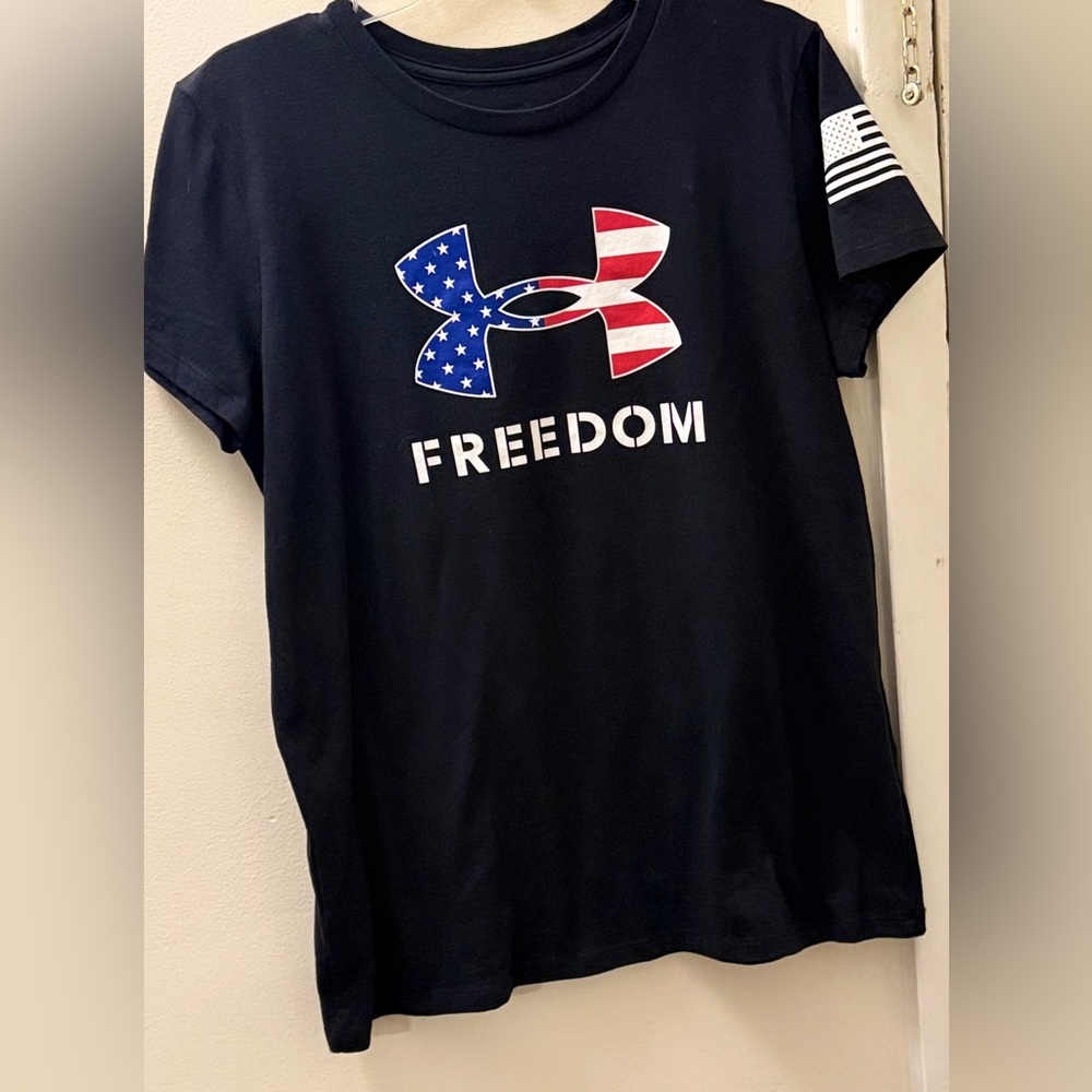 🚨SALE🚨Under Armour Women’s Black Freedom Tee with Patriotic Logo